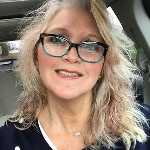 Meet your Posher, Julie